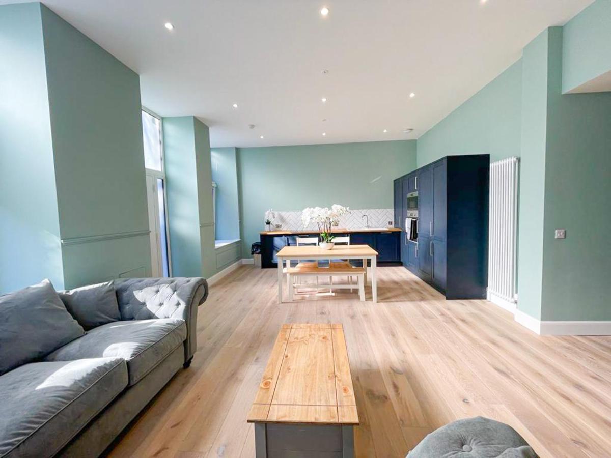 Beautiful 2Br, Private Entry In Vibrant Leith Appartement EDI Buitenkant foto