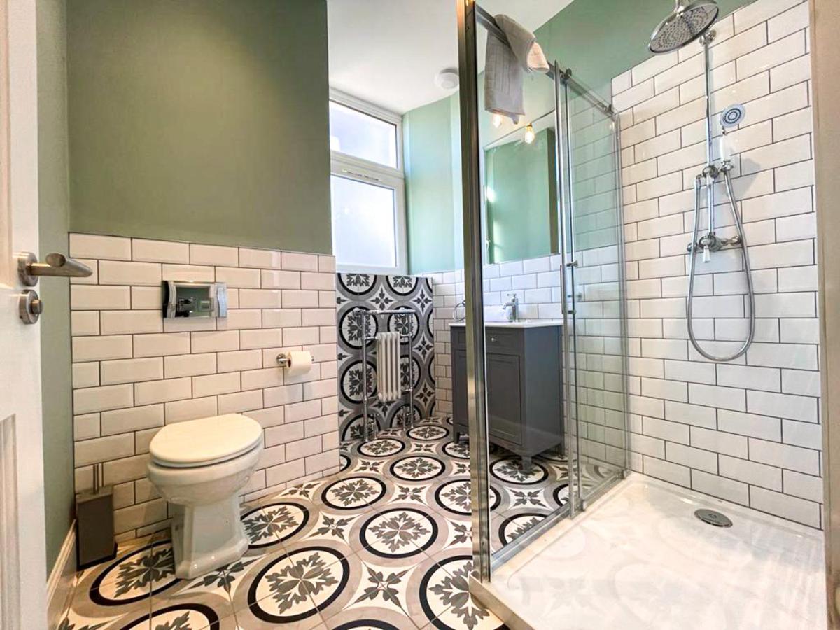 Beautiful 2Br, Private Entry In Vibrant Leith Appartement EDI Buitenkant foto