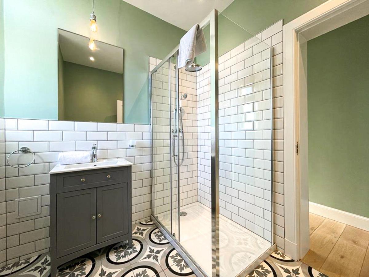 Beautiful 2Br, Private Entry In Vibrant Leith Appartement EDI Buitenkant foto